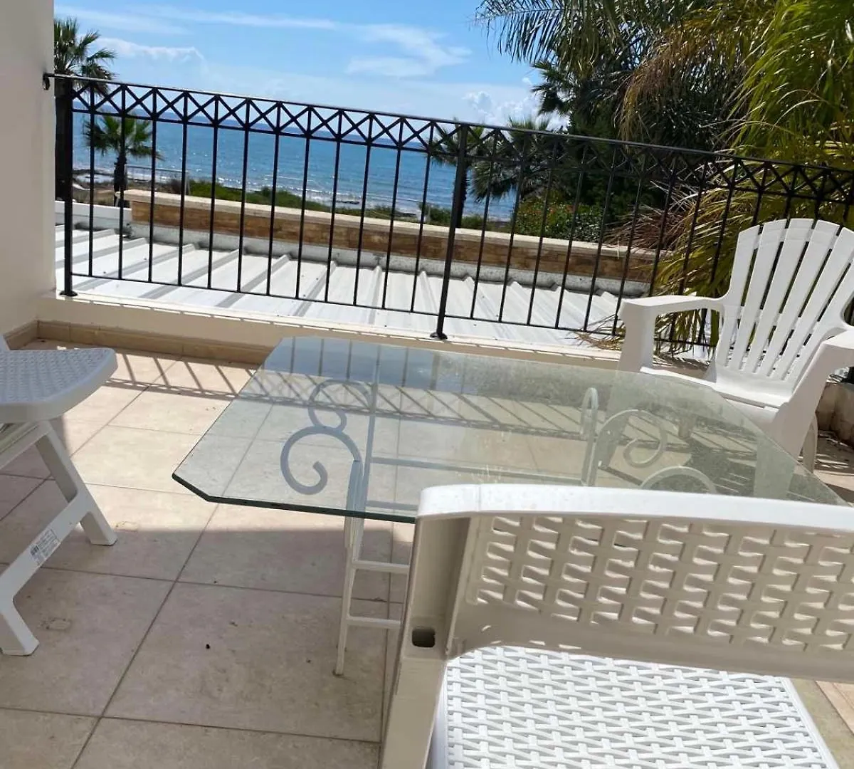 Ionion Beachfront Villa Ayia Napa 0*,