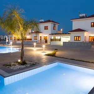 Magdalena Luxury Villas וילה